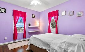 The Pink Room Near Yale Hospital/Bridegport