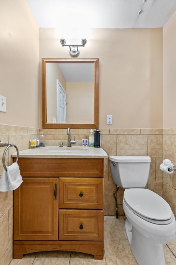 The Pink Room Near Yale Hospital/Bridegport Bridgeport Exterior foto